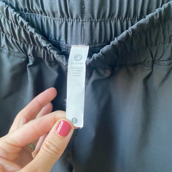 Glyder Laser Cut Detail Shorts size Small - Picture 2 of 5